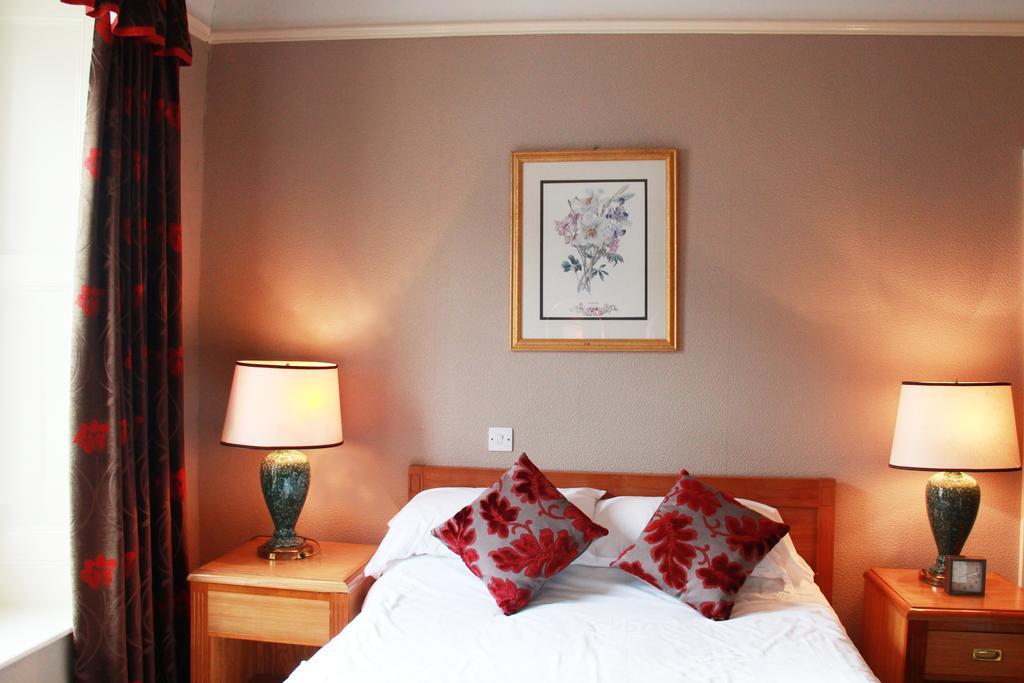 The Kings Head Hotel アバーガベニー エクステリア 写真