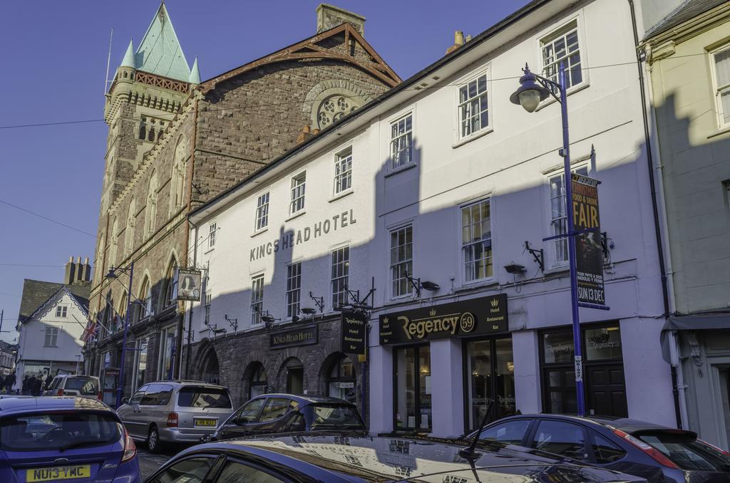 The Kings Head Hotel アバーガベニー エクステリア 写真